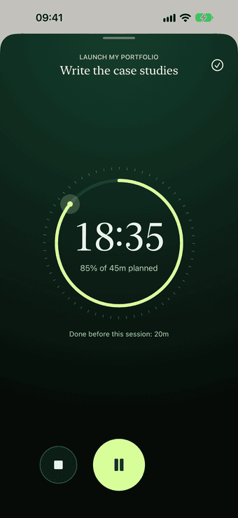 Focusio 1.1.0 preview: a running focus session with planned-time progress and pause and stop controls